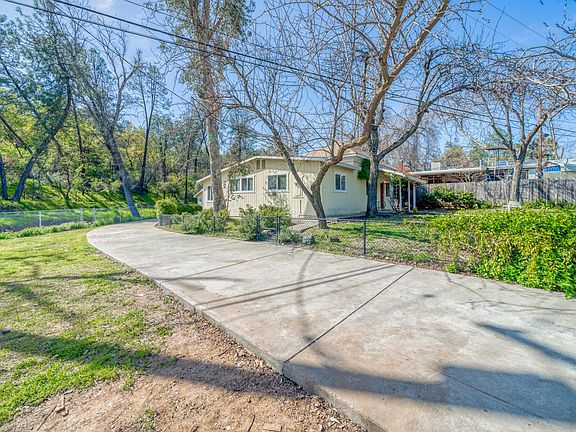 2nd image of 13764 Buckeye St