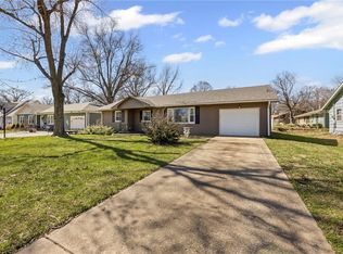 1310 S Poplar St, Ottawa, KS 66067