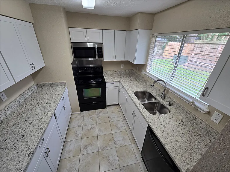 4311 Owens Creek Ln — Photo 7