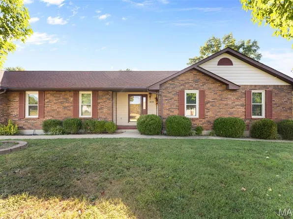 3055 Countryside Dr, Farmington, MO 63640