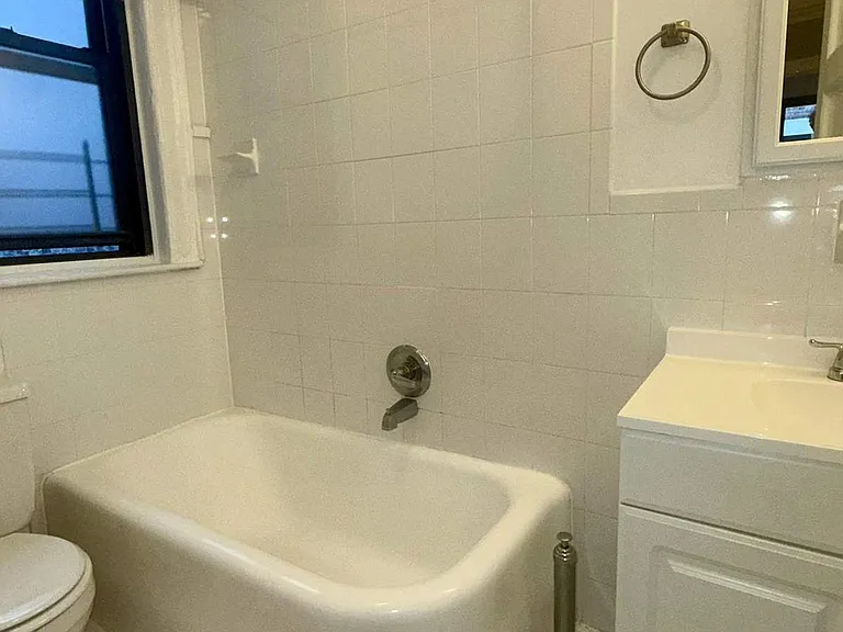 251 W 87th St #61 — Photo 9