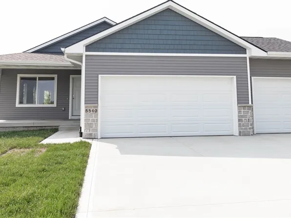 5540 Pine Valley Dr, Pleasant Hill, IA 50327