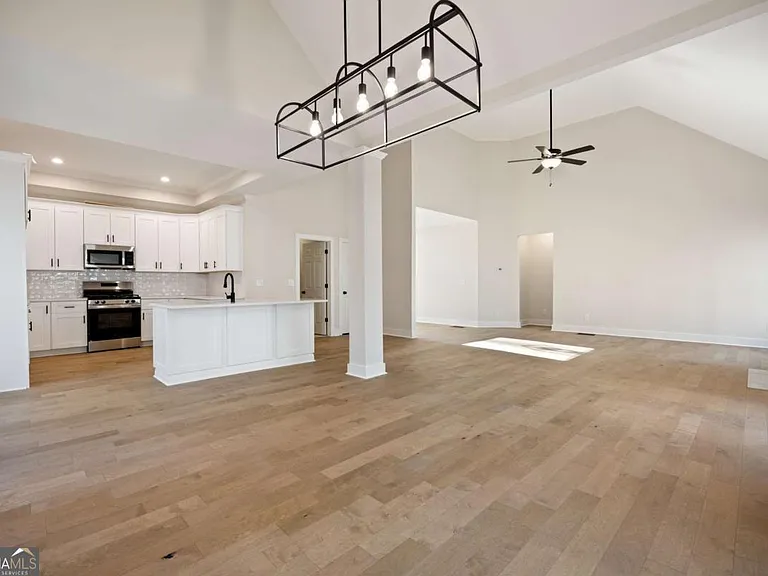 360 Ansley Dr — Photo 10