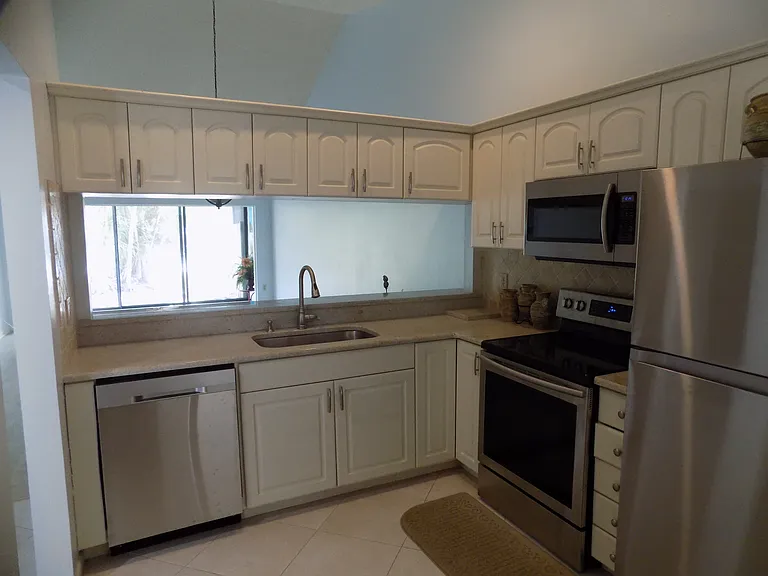 5350 Myrtle Wood #5350 — Photo 8