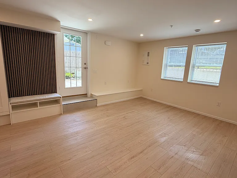 19 Ferdinand St #4 — Photo 8