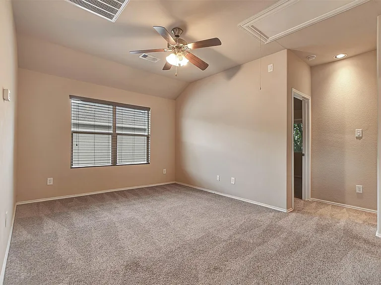 11426 Noble Ct — Photo 30