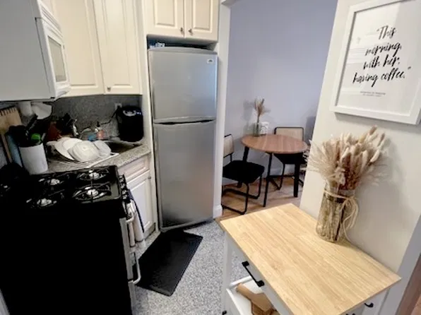 221 W 79th St APT 4F, New York, NY 10024