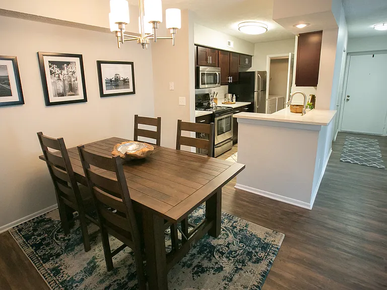 Hunter's Chase Apartments — Photo 14