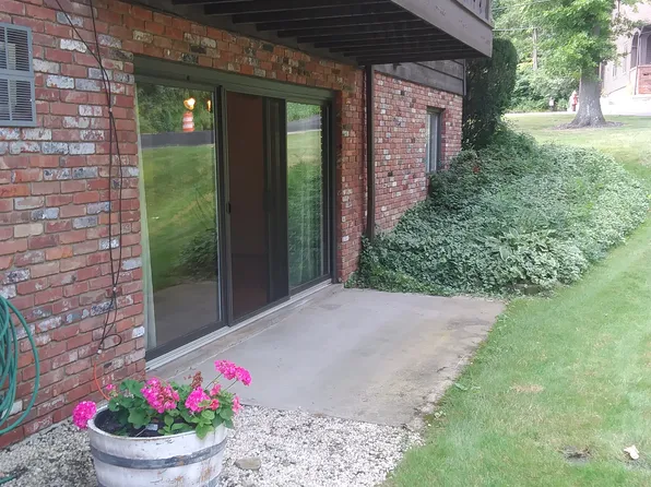 5711 Som Center Rd APT 30, Solon, OH 44139