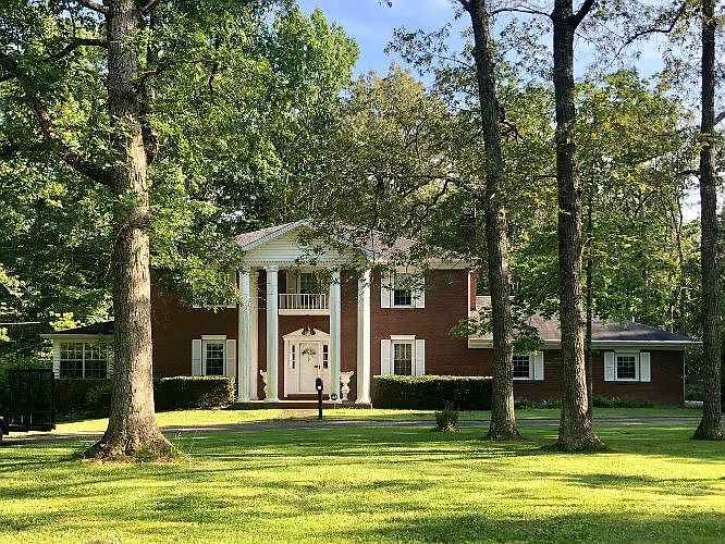 1st image of 125 Woodland Dr