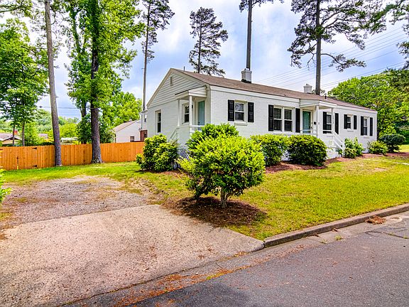 3rd image of 1515 Garland Dr #2