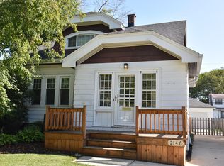 2146 N 72nd St, Wauwatosa, WI 53213