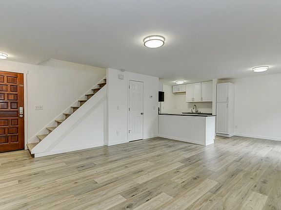 5th image of 2815 Crosby Blvd SW #A
