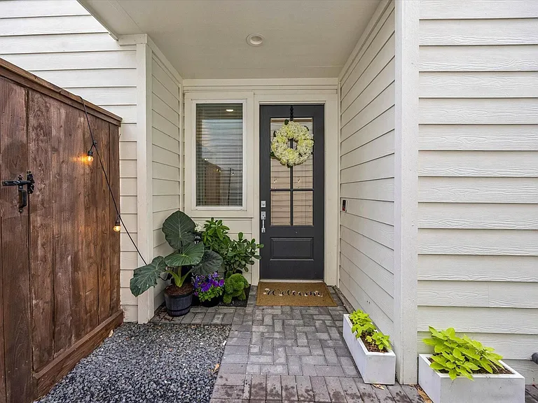 803 Sienna Palm Ln — Photo 2