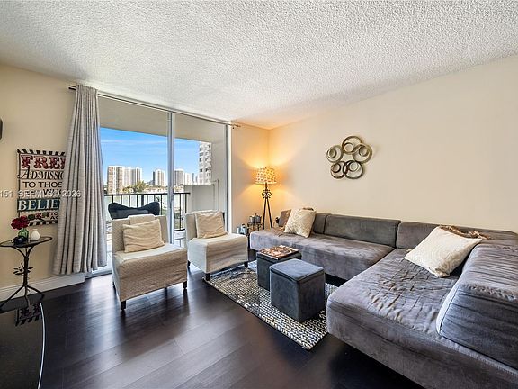 3rd image of 2750 NE 183rd St APT 401