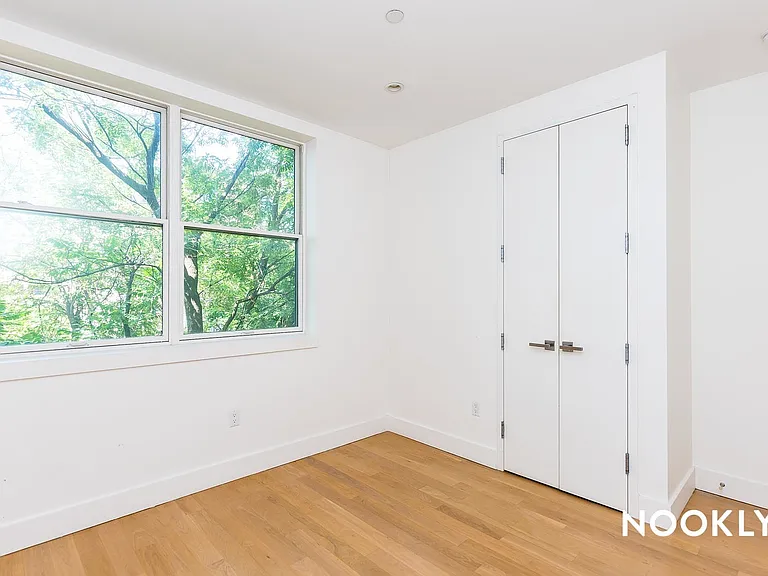 829 Willoughby Ave #2B — Photo 10