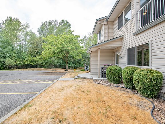 4th image of 1607 43rd Ave Unit 202