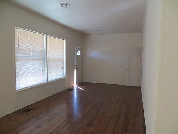 4th image of 1358 Peach St