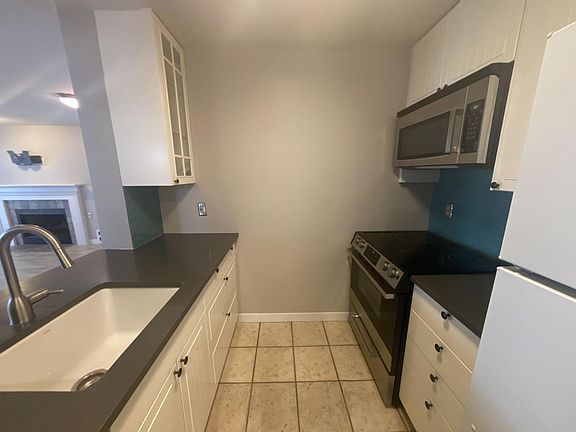4th image of 2250 NW 58th St Unit 203
