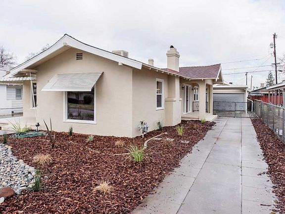 3rd image of 2337 E Lamona Ave