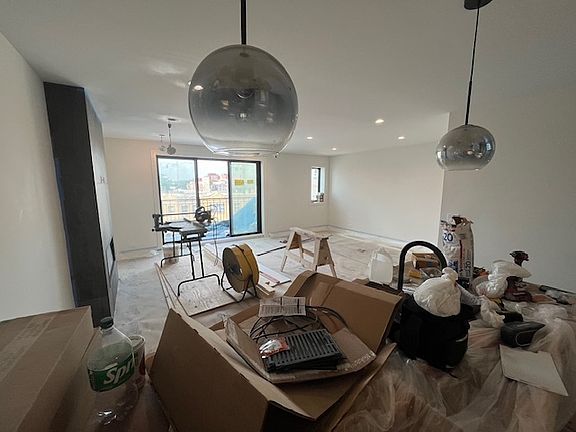 4th image of 4333 N Western Ave #2