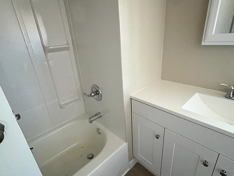 524 E Elgin St — Photo 8