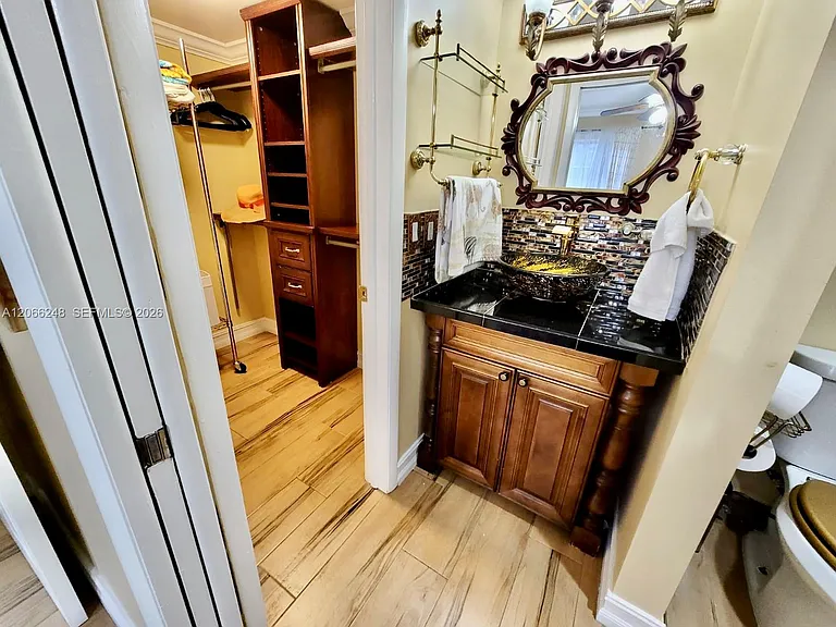 610 NW 13th St #11 — Photo 9