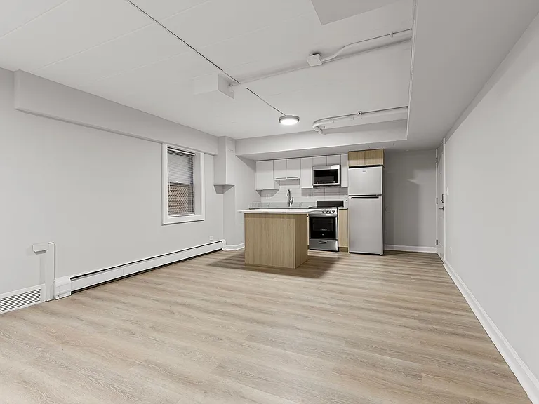 6007 N Kenmore Ave — Photo 2