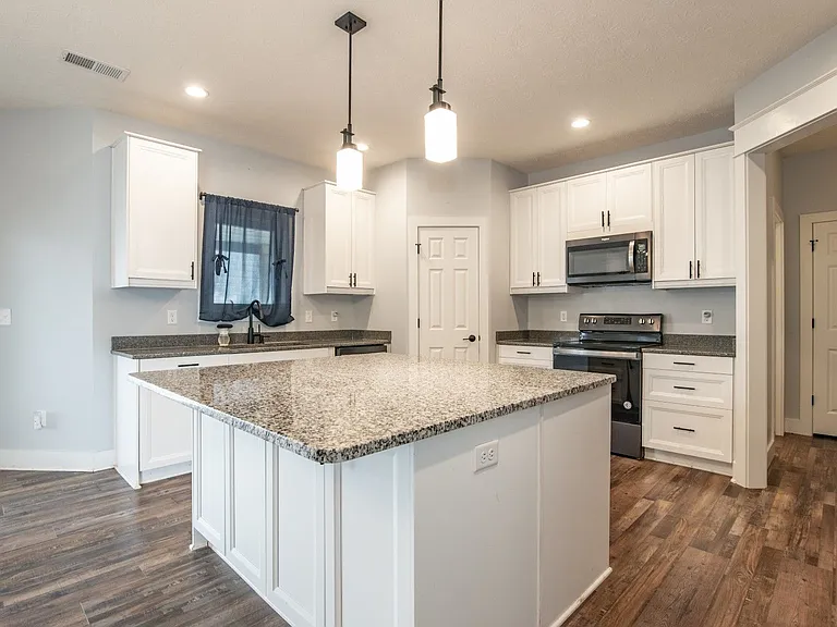 109 Gaston Cir — Photo 26