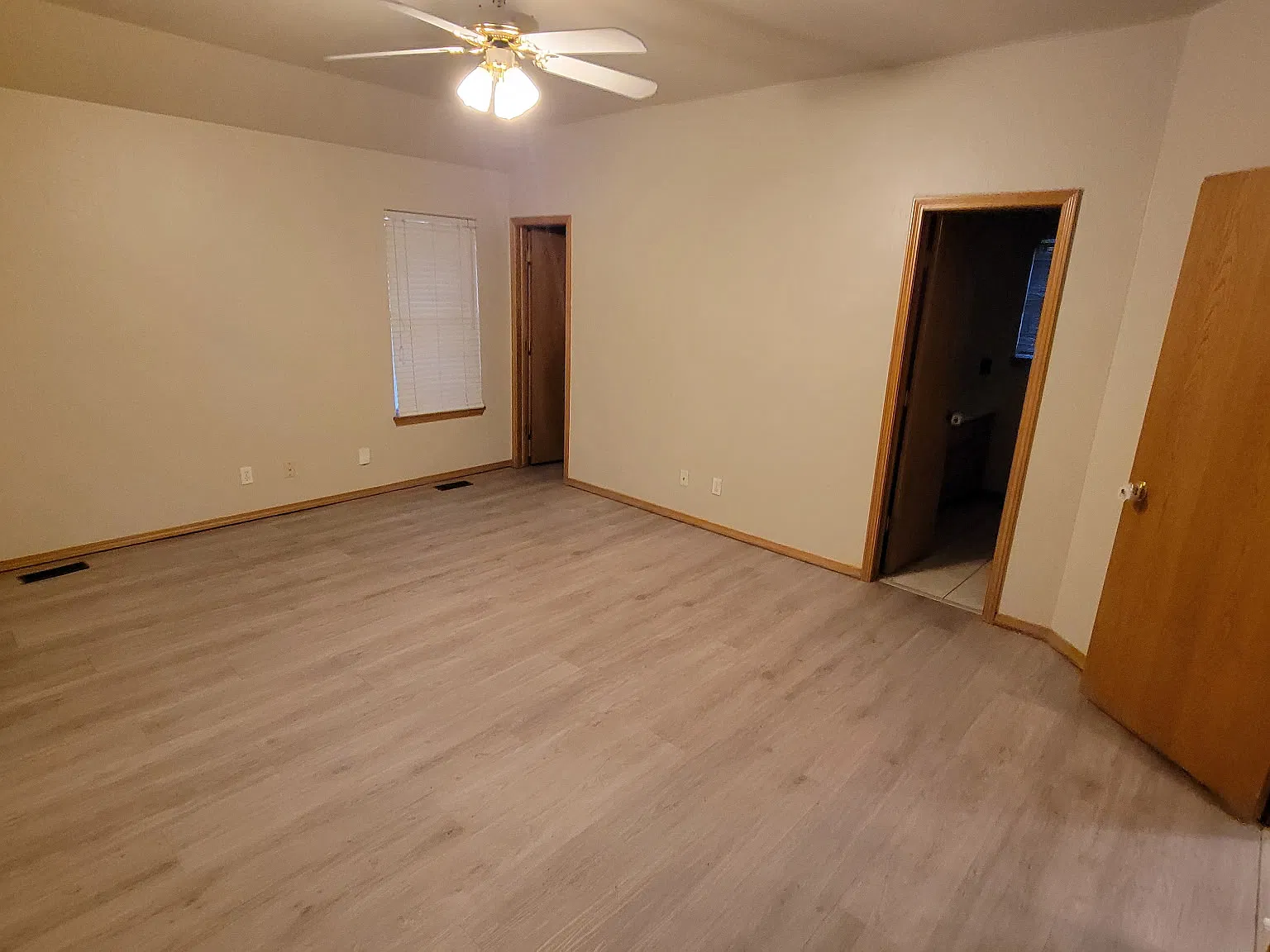 3 bed, 1602 sqft, $1,800 — Photo 2