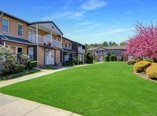 214 Artist Lake Dr, Middle Island, NY 11953
