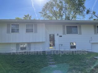 3111 E 38th St, Des Moines, IA 50317