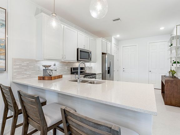 Bright and inviting kitchen