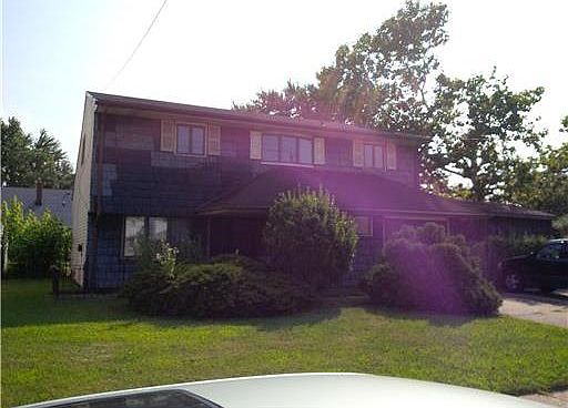 2nd image of 75 Tennyson St