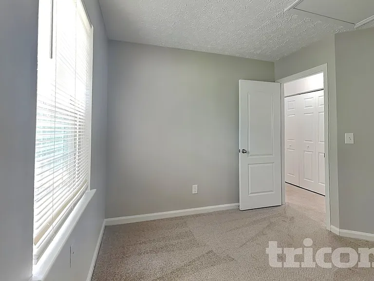 1829 Elkpark Dr — Photo 11