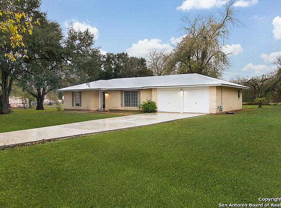 2nd image of 2709 Fm 1516 S