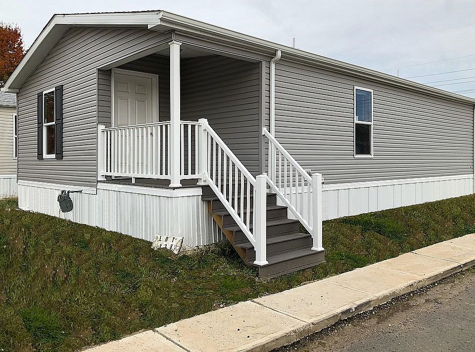 1st image of 128 Oakdale Vlg #0