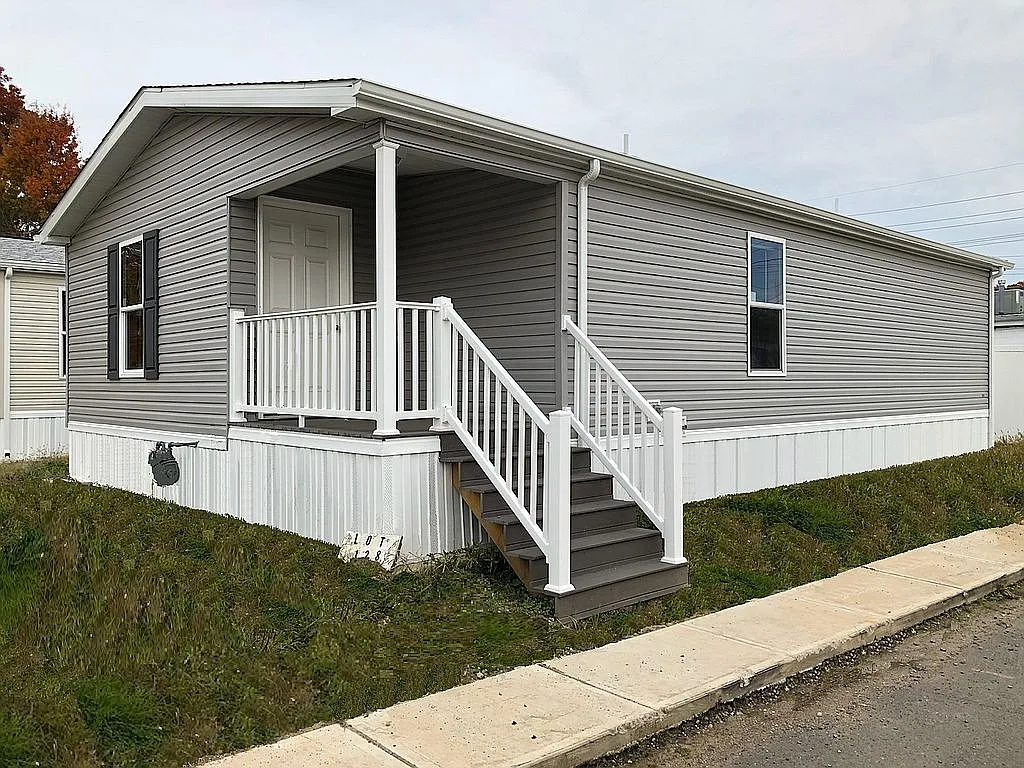 128 Oakdale Vlg #0 photo 1