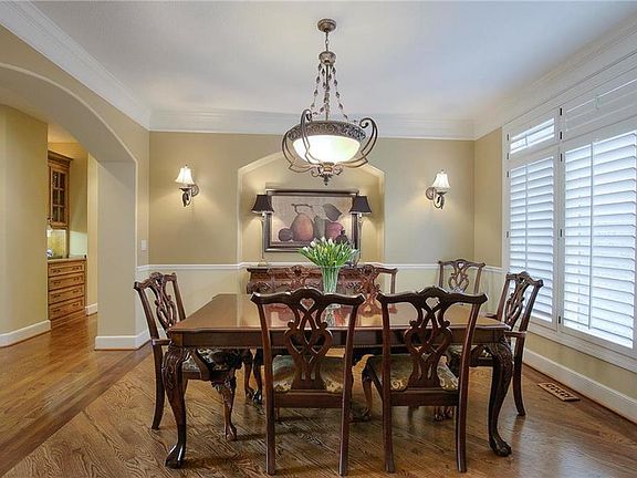 5th image of 14906 Rosewood St
