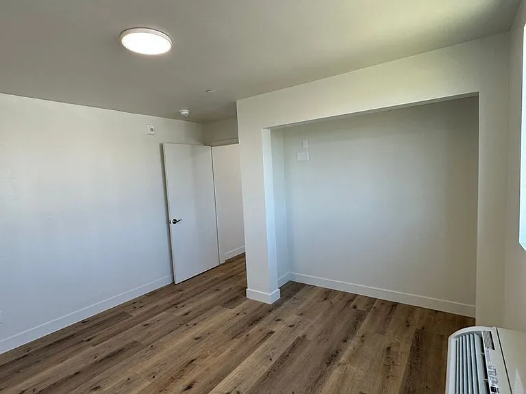 10914 S Main St #202 — Photo 10