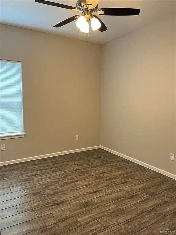 3 bed, 2.0 bath, 4320 sqft, $1,100 — Photo 4