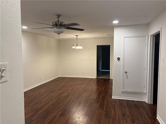 3rd image of 519 Heyser Dr