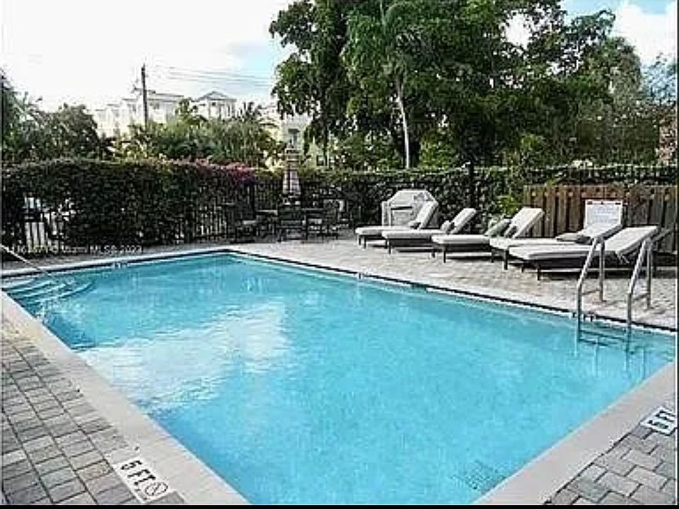 1st image of 600 NE 7th Ave Unit 0