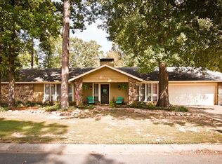 10 Weatherwood Ln, Maumelle, AR 72113