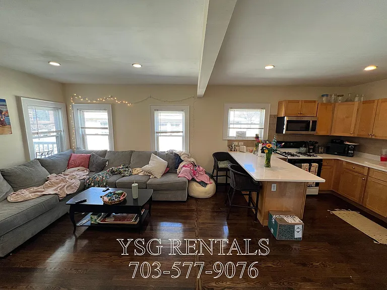 235 Everett St #235 — Photo 14