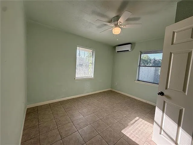 43291 Baker Ln #B — Photo 8