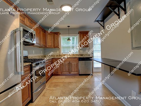 3rd image of 610 San Fernando Dr SE
