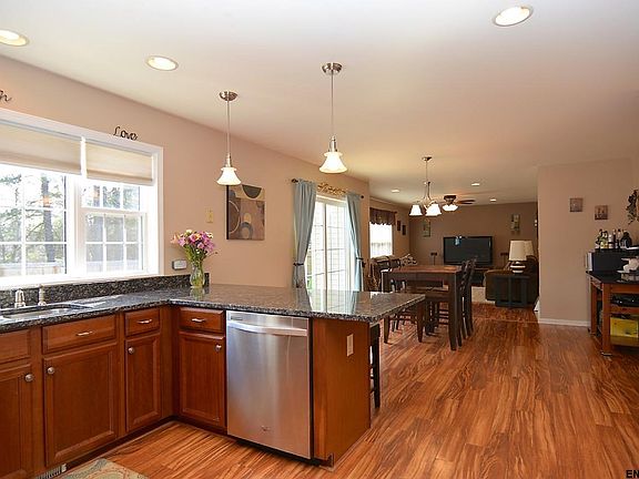 5th image of 12 Stone Creek Ct
