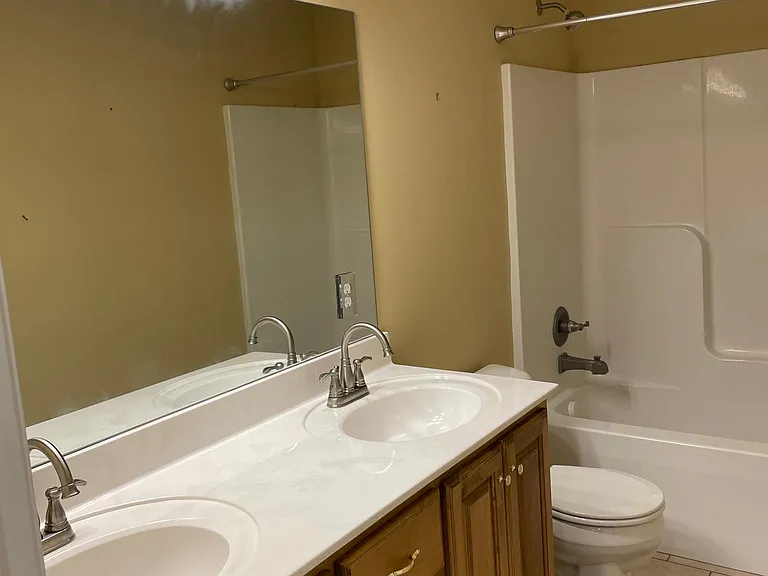 692 Pleasant Meadow Ln — Photo 9