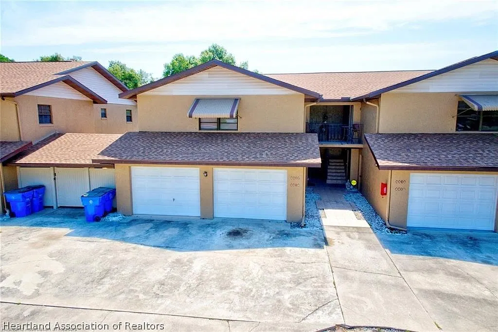 3 bed, 2.0 bath, 1446 sqft, $1,500 — Photo 1